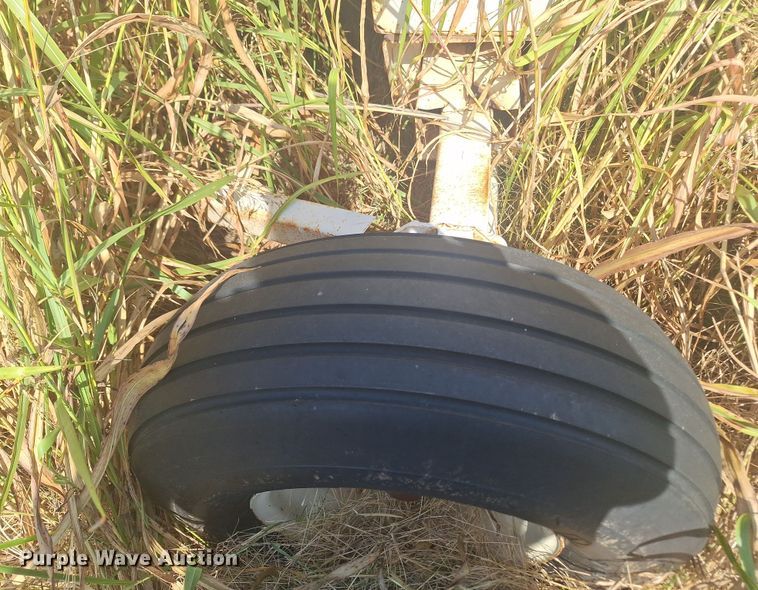 image for item EQ2320 NH3 tank trailer