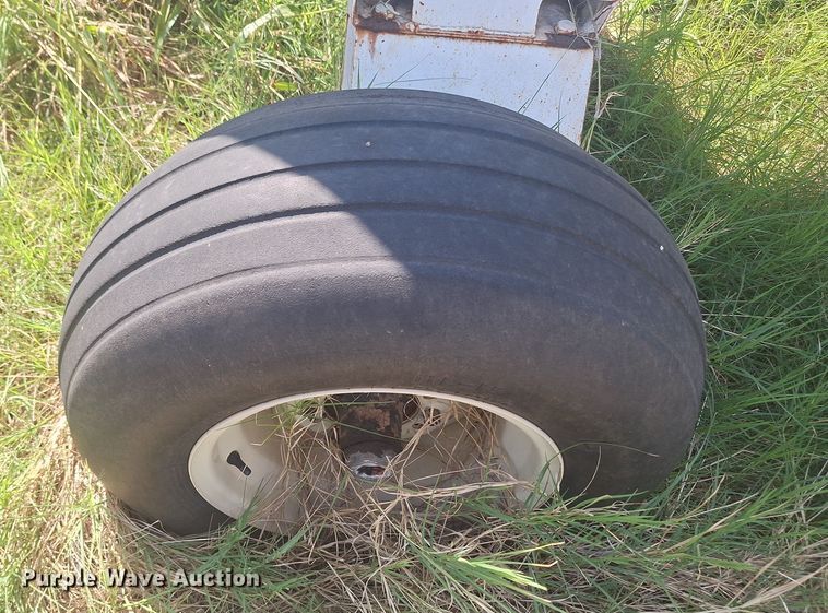 image for item EQ2320 NH3 tank trailer