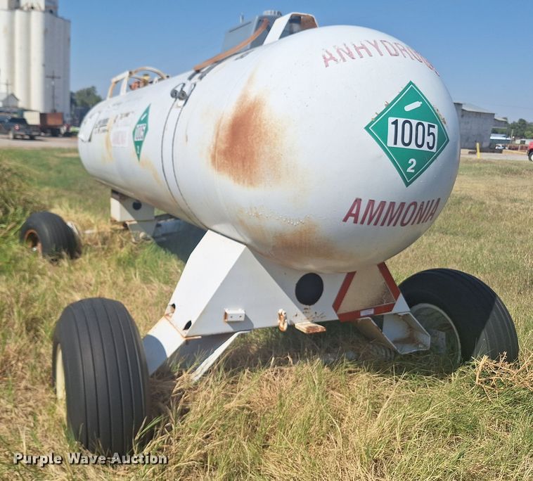 image for item EQ2321 NH3 tank trailer