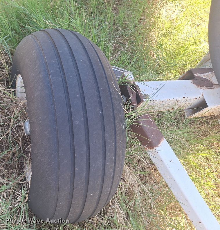 image for item EQ2321 NH3 tank trailer