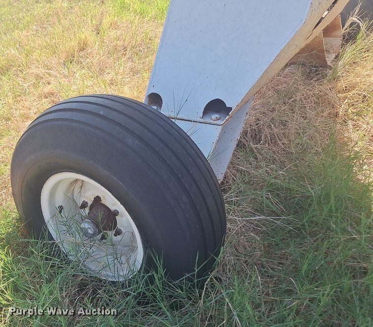 image for item EQ2321 NH3 tank trailer