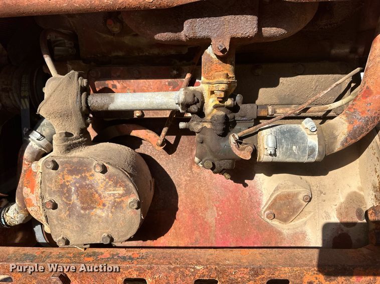 image for item ER8027 1952 International Harvester Farmall H tractor