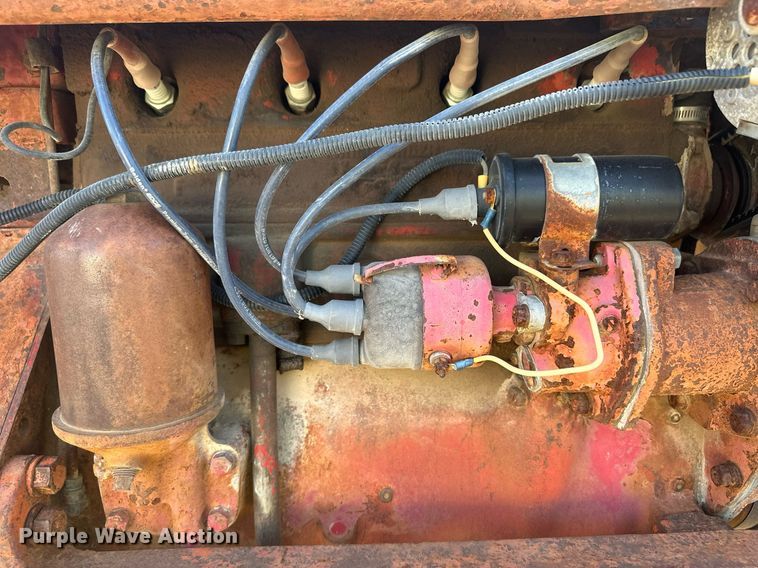 image for item ER8027 1952 International Harvester Farmall H tractor