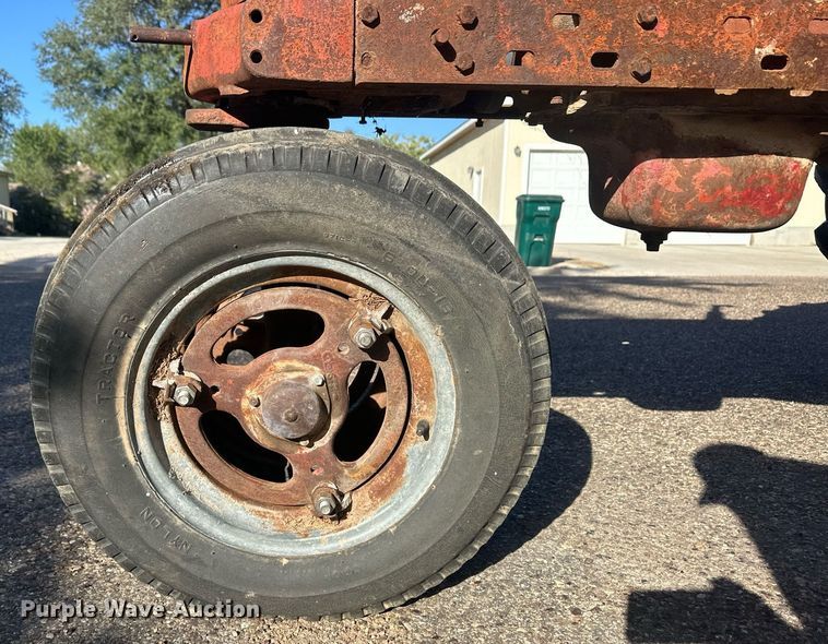 image for item ER8027 1952 International Harvester Farmall H tractor