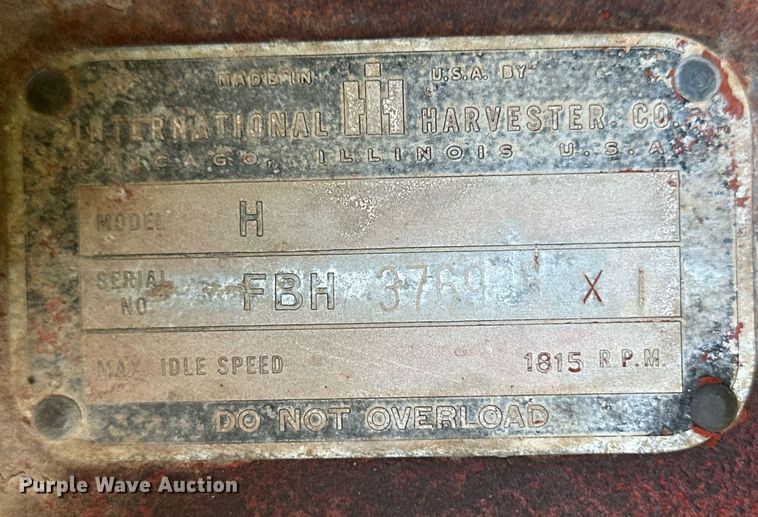 image for item ER8027 1952 International Harvester Farmall H tractor