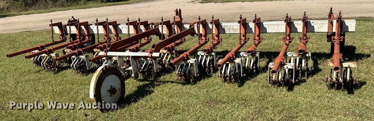 image for item MV9213 Lilliston-Lehman row crop rolling picker/treader