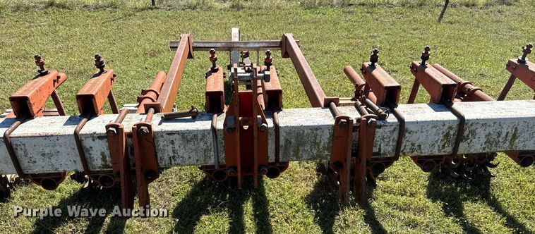 image for item MV9213 Lilliston-Lehman row crop rolling picker/treader