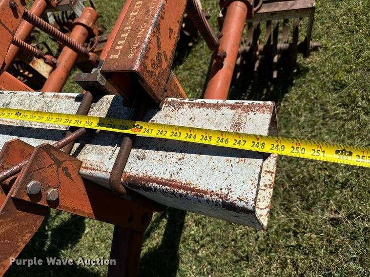 image for item MV9213 Lilliston-Lehman row crop rolling picker/treader