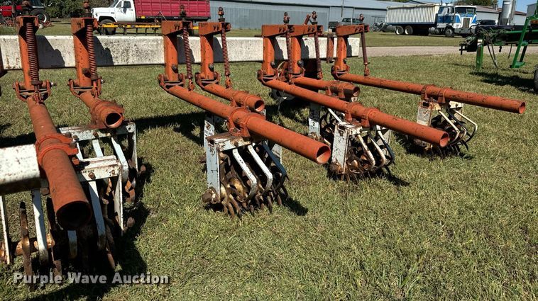 image for item MV9213 Lilliston-Lehman row crop rolling picker/treader