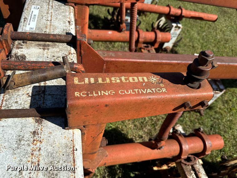 image for item MV9213 Lilliston-Lehman row crop rolling picker/treader