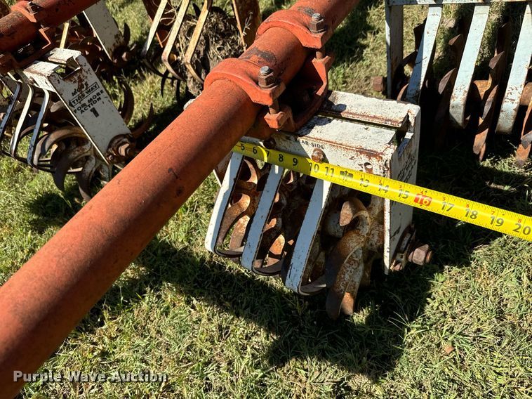 image for item MV9213 Lilliston-Lehman row crop rolling picker/treader