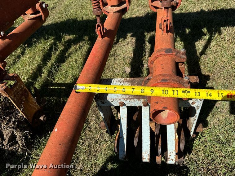 image for item MV9213 Lilliston-Lehman row crop rolling picker/treader