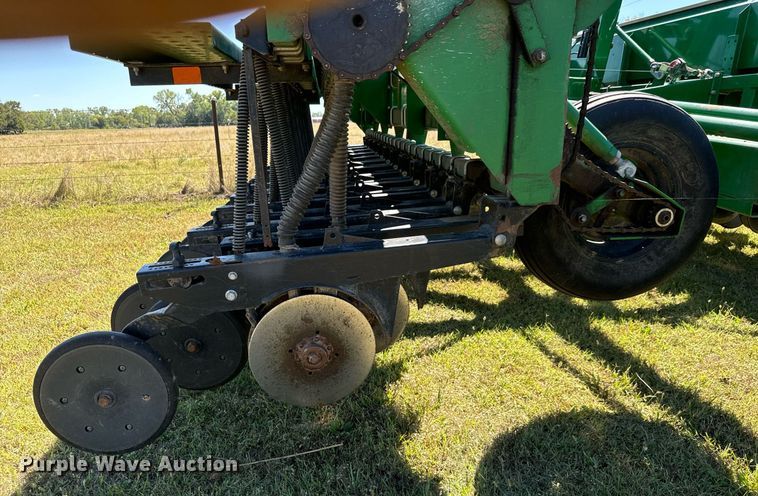 image for item MV9214 1998 Great Plains Solid Stand 30 grain drill