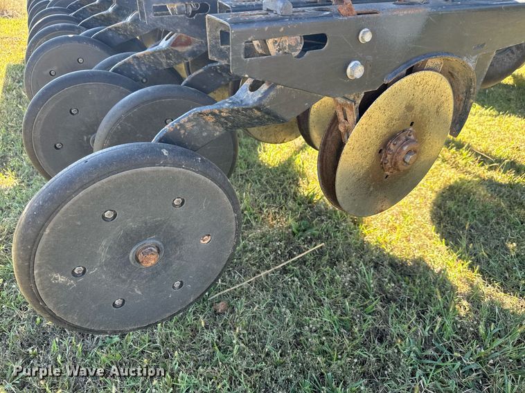 image for item MV9214 1998 Great Plains Solid Stand 30 grain drill