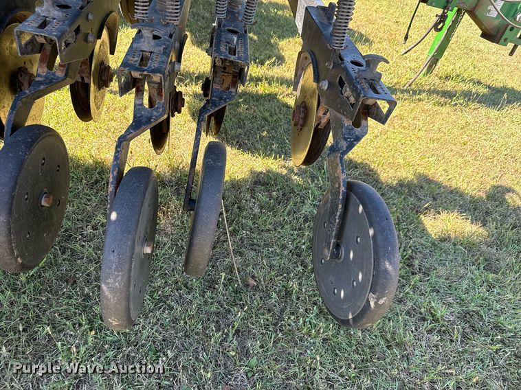 image for item MV9214 1998 Great Plains Solid Stand 30 grain drill