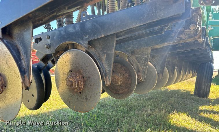 image for item MV9214 1998 Great Plains Solid Stand 30 grain drill