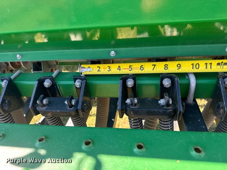 image for item MV9214 1998 Great Plains Solid Stand 30 grain drill