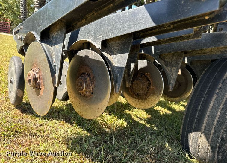 image for item MV9214 1998 Great Plains Solid Stand 30 grain drill