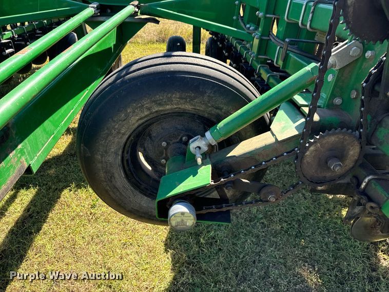 image for item MV9214 1998 Great Plains Solid Stand 30 grain drill