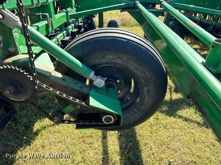 image for item MV9214 1998 Great Plains Solid Stand 30 grain drill