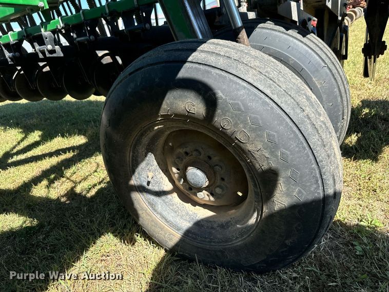 image for item MV9214 1998 Great Plains Solid Stand 30 grain drill