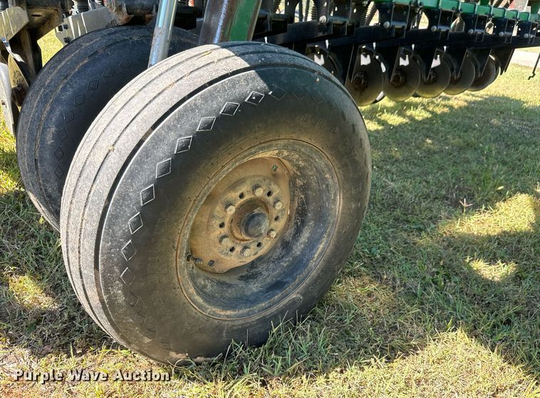 image for item MV9214 1998 Great Plains Solid Stand 30 grain drill