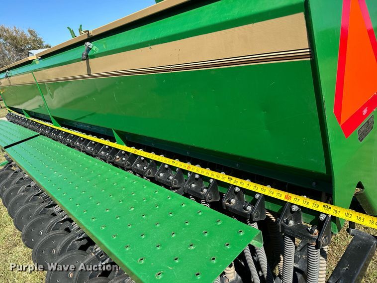 image for item MV9214 1998 Great Plains Solid Stand 30 grain drill