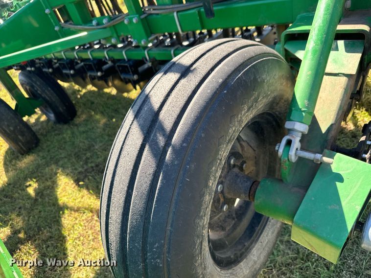 image for item MV9214 1998 Great Plains Solid Stand 30 grain drill