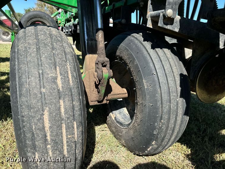 image for item MV9214 1998 Great Plains Solid Stand 30 grain drill