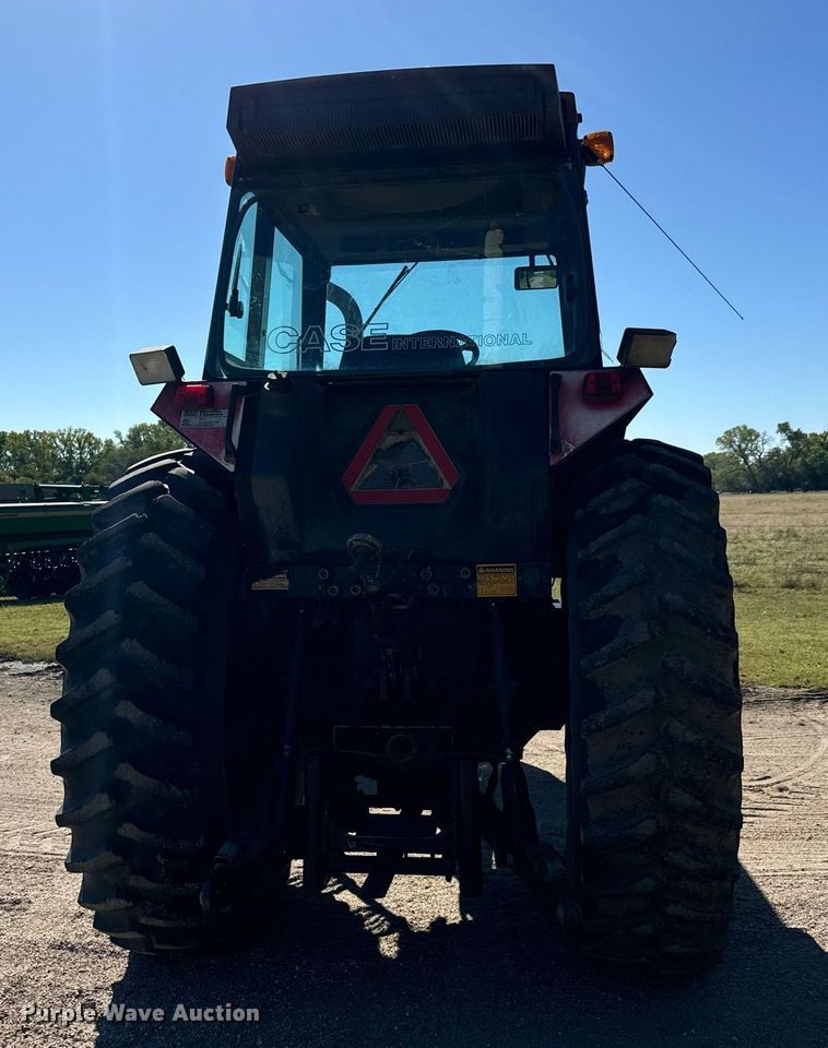 image for item MV9222 1985 Case International 2294 tractor