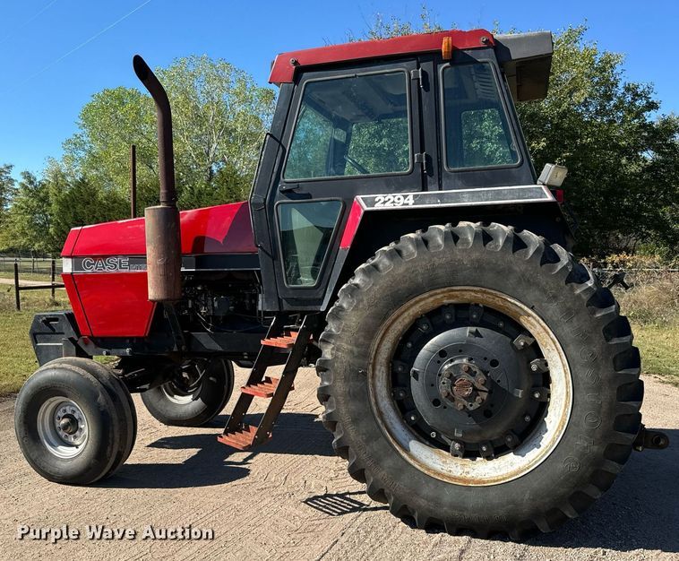 image for item MV9222 1985 Case International 2294 tractor
