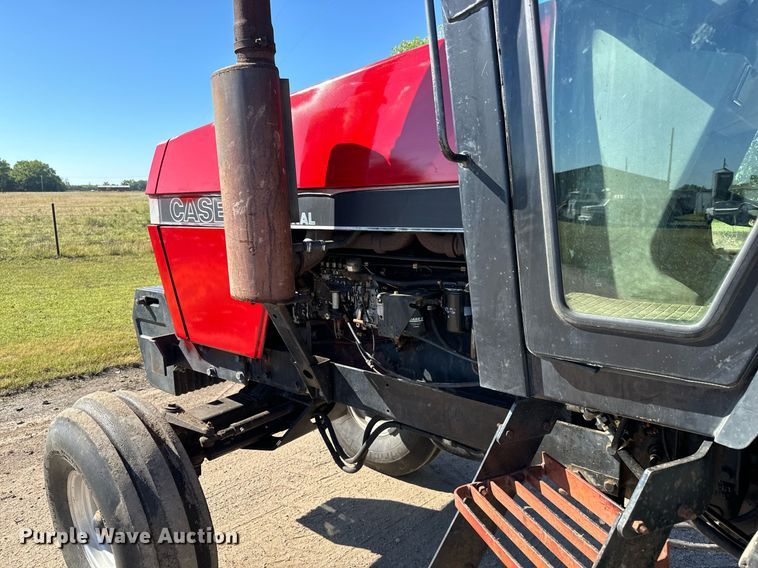 image for item MV9222 1985 Case International 2294 tractor