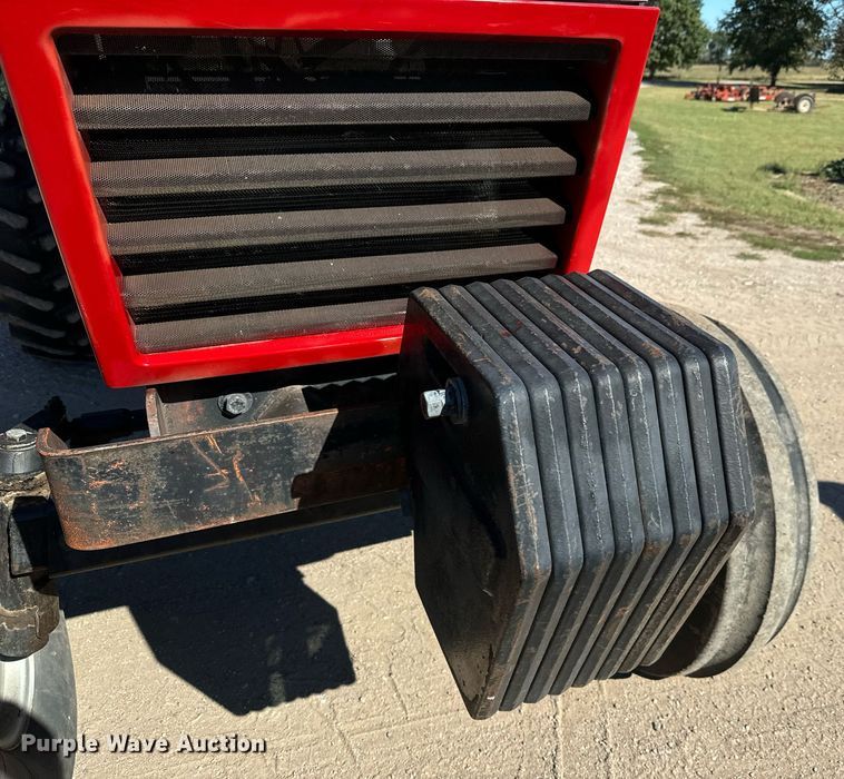 image for item MV9222 1985 Case International 2294 tractor