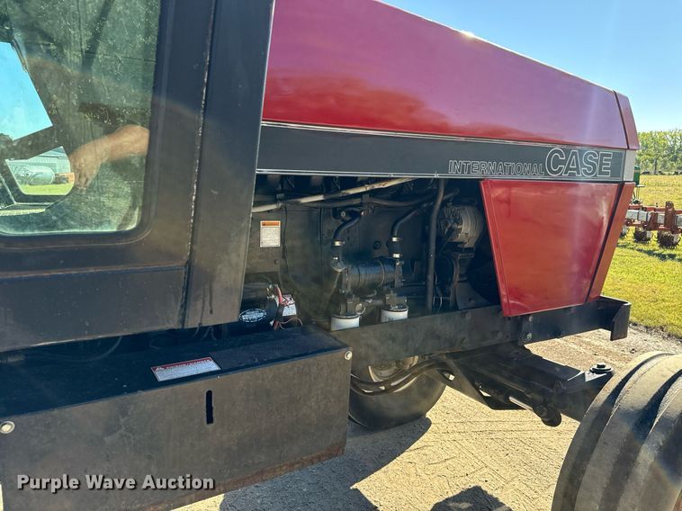 image for item MV9222 1985 Case International 2294 tractor