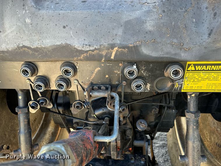 image for item MV9222 1985 Case International 2294 tractor