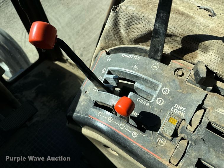 image for item MV9222 1985 Case International 2294 tractor