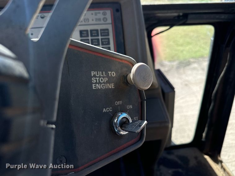 image for item MV9222 1985 Case International 2294 tractor