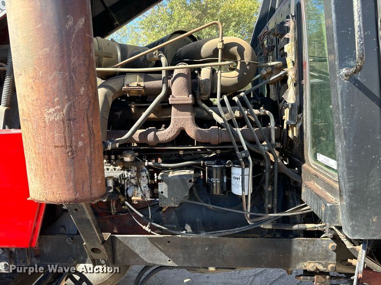 image for item MV9222 1985 Case International 2294 tractor