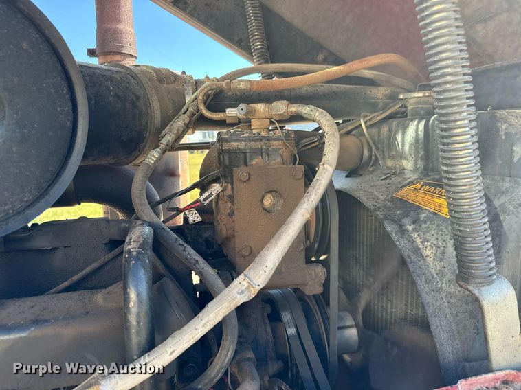 image for item MV9222 1985 Case International 2294 tractor