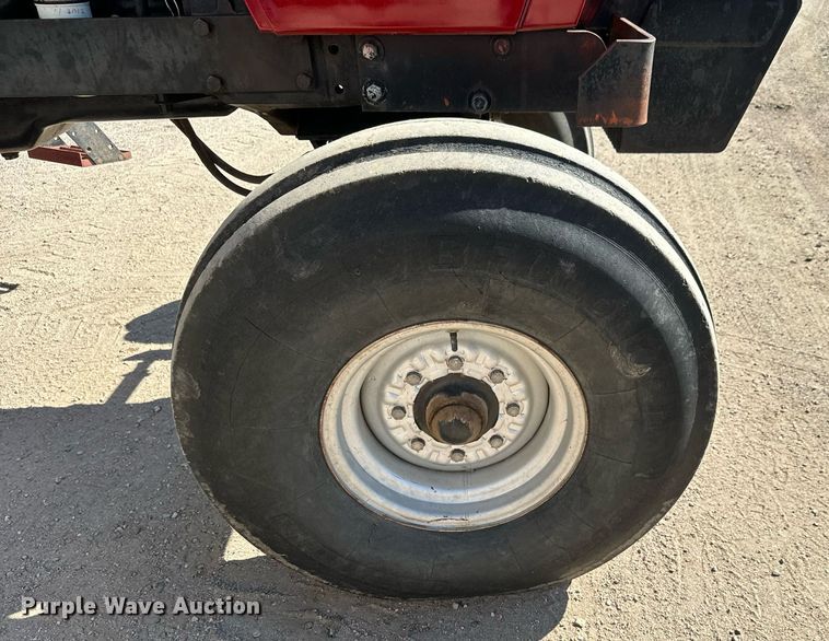 image for item MV9222 1985 Case International 2294 tractor