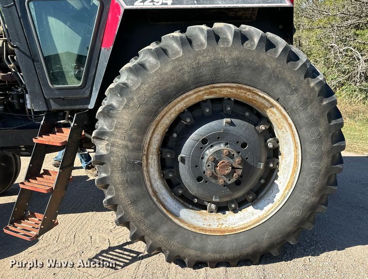 image for item MV9222 1985 Case International 2294 tractor