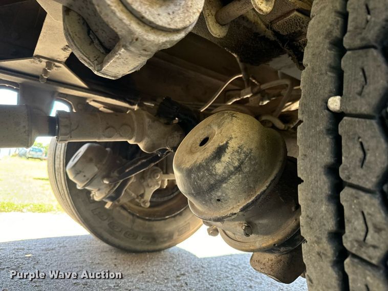 image for item MV9224 1972 Peterbilt  352 ST grain truck