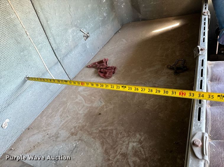 image for item MV9224 1972 Peterbilt  352 ST grain truck