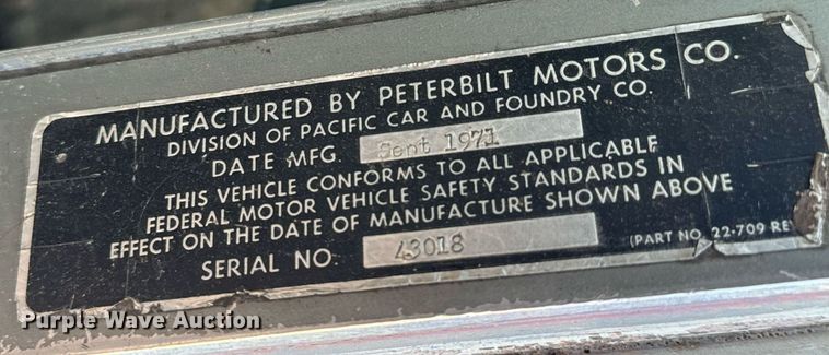 image for item MV9224 1972 Peterbilt  352 ST grain truck