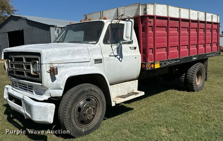 image for item MV9225 1974 GMC 6000 grain truck
