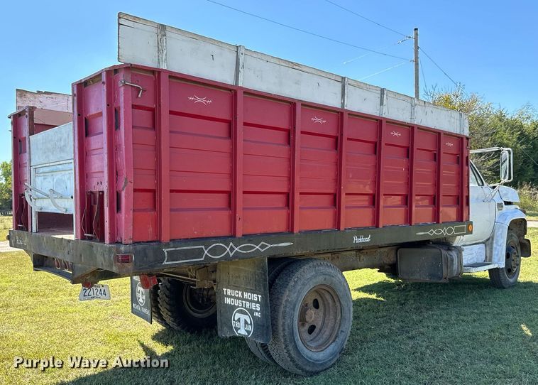 image for item MV9225 1974 GMC 6000 grain truck