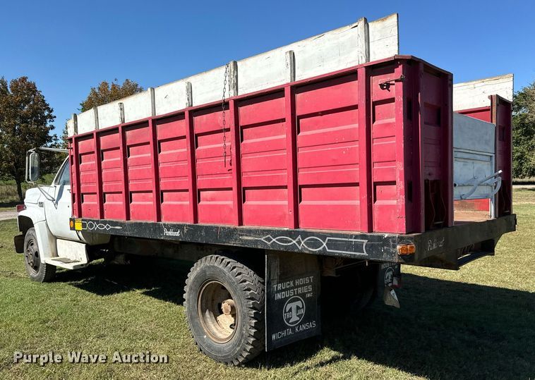 image for item MV9225 1974 GMC 6000 grain truck