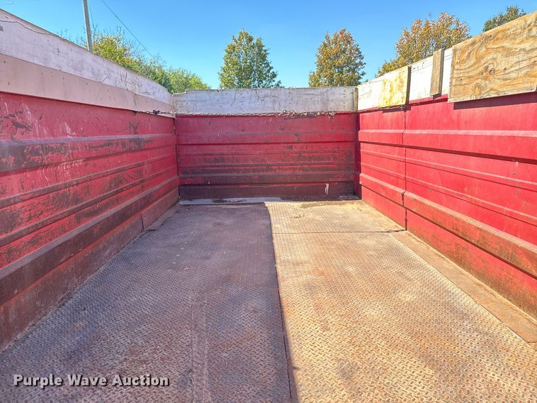 image for item MV9225 1974 GMC 6000 grain truck