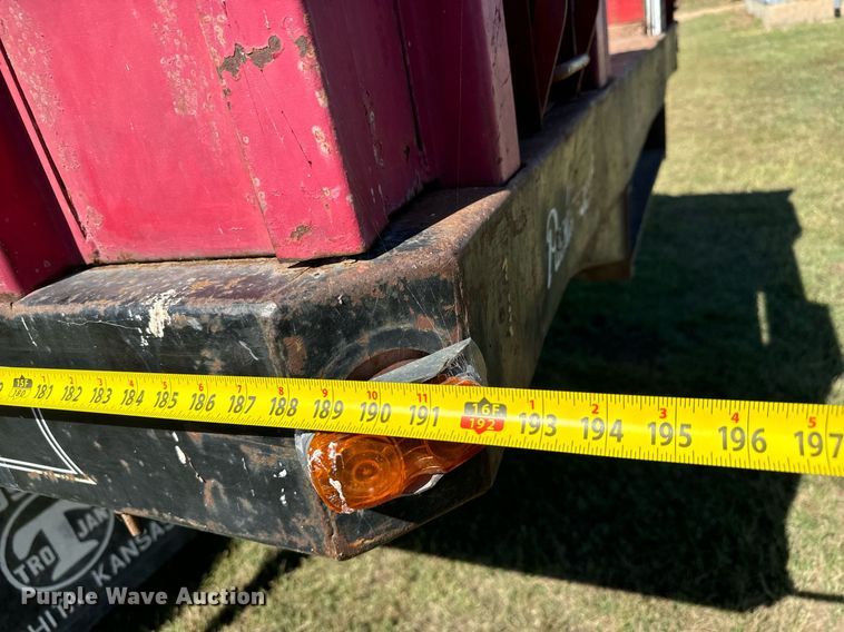 image for item MV9225 1974 GMC 6000 grain truck