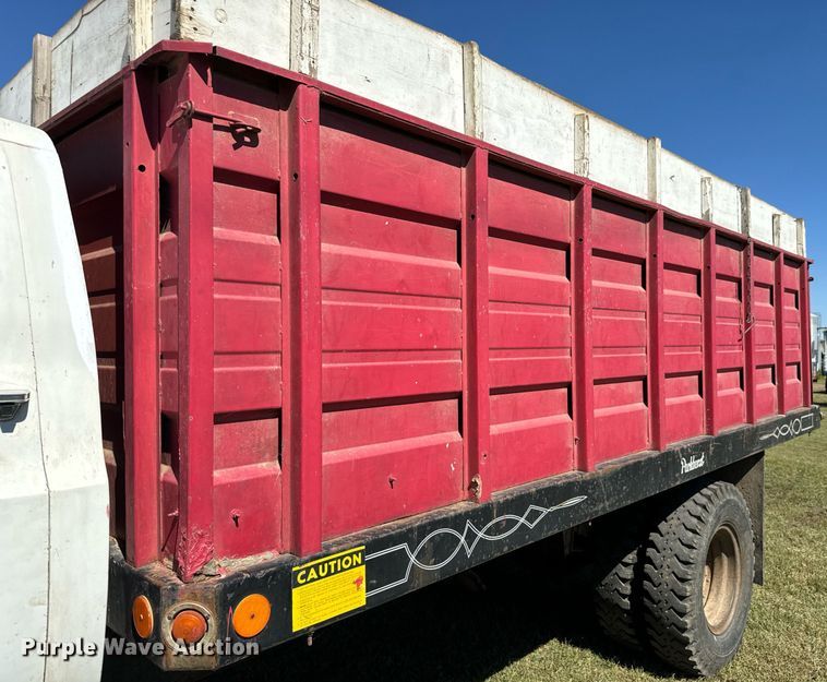 image for item MV9225 1974 GMC 6000 grain truck